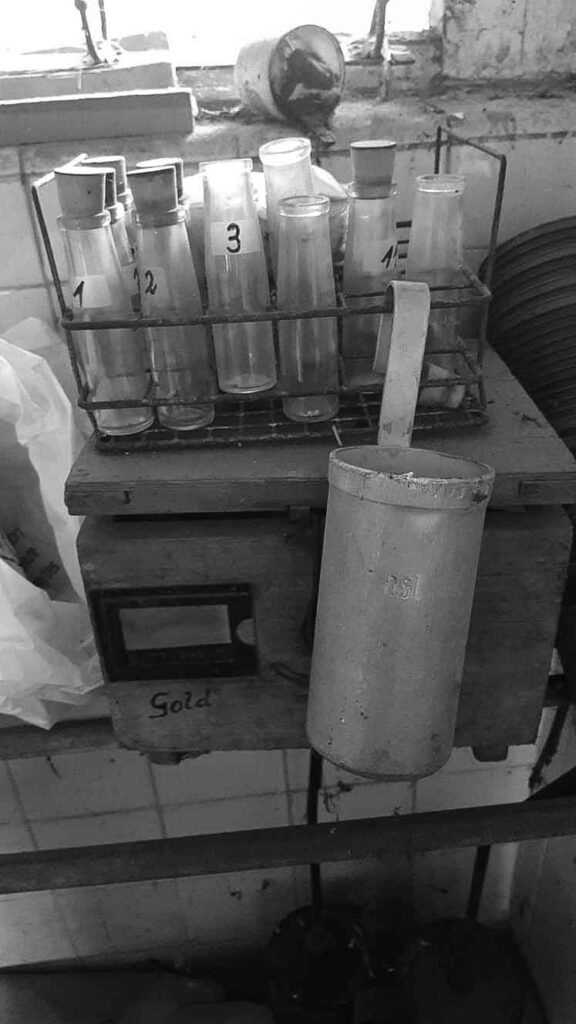 Gerätschaften zur Kontrolle angelieferter Milch